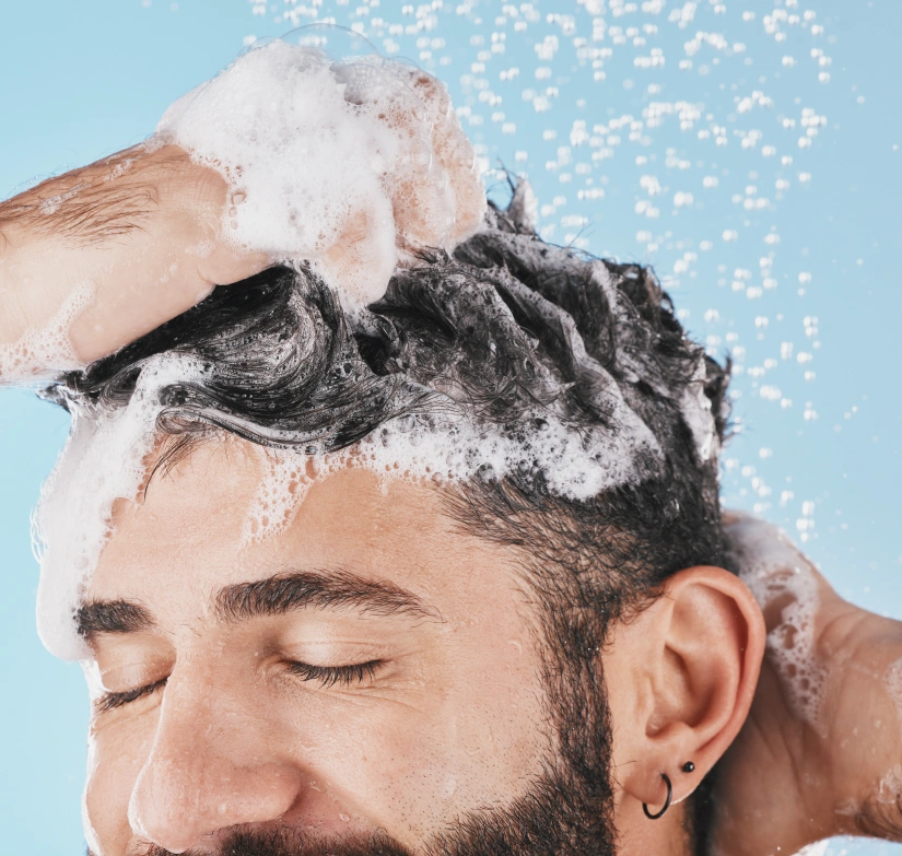 5 shampoo top per uomini che vogliono capelli più folti e sani