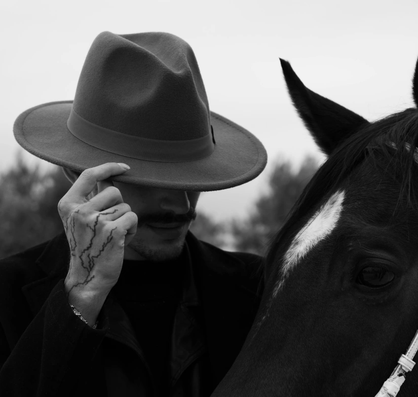 Cómo seguir la tendencia del estilo vaquero sin ir a un rodeo